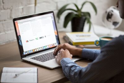 Adresses e-mail professionnelles reconstituées : la CNIL fixe les règles de la prospection